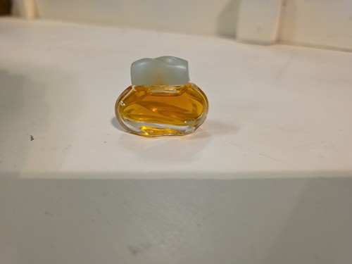 Knowing parfum estee lauder - estee,